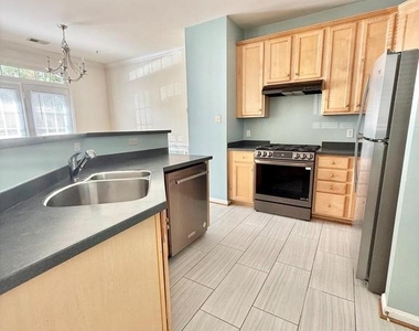 6814 Sabbarton Place - Photo Thumbnail 5