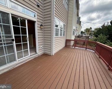 1117 Keokuk Terrace Ne - Photo Thumbnail 11