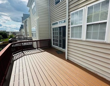 1117 Keokuk Terrace Ne - Photo Thumbnail 7