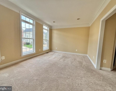 1117 Keokuk Terrace Ne - Photo Thumbnail 8
