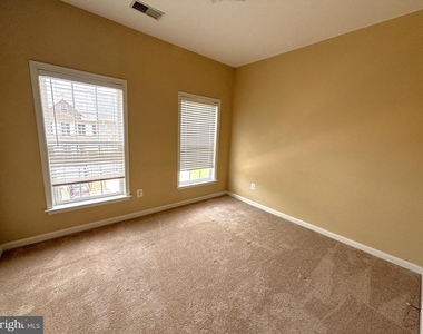 1117 Keokuk Terrace Ne - Photo Thumbnail 22
