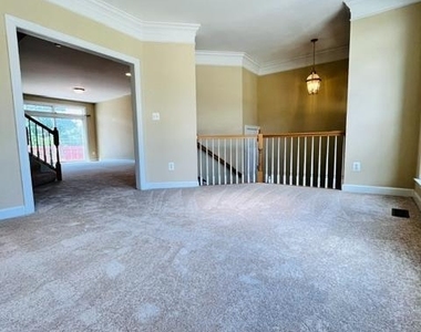 1117 Keokuk Terrace Ne - Photo Thumbnail 5