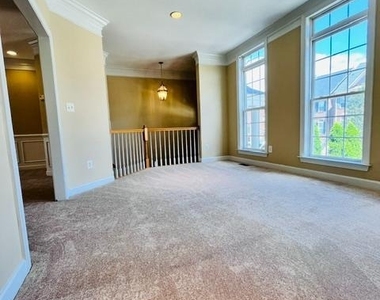 1117 Keokuk Terrace Ne - Photo Thumbnail 2