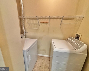 1117 Keokuk Terrace Ne - Photo Thumbnail 24