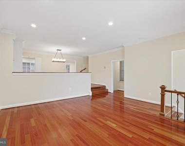 1433 Mclean Mews Court - Photo Thumbnail 6