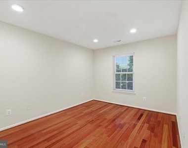 1433 Mclean Mews Court - Photo Thumbnail 33