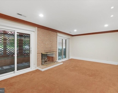 1433 Mclean Mews Court - Photo Thumbnail 40