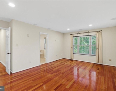 1433 Mclean Mews Court - Photo Thumbnail 25