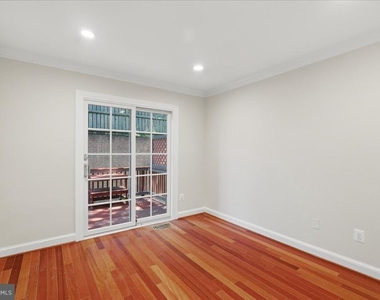 1433 Mclean Mews Court - Photo Thumbnail 20