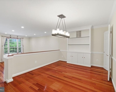 1433 Mclean Mews Court - Photo Thumbnail 12