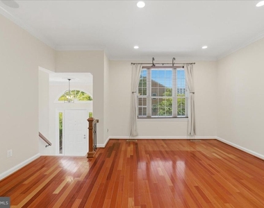1433 Mclean Mews Court - Photo Thumbnail 8