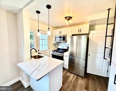 6106 N Kings Highway - Photo Thumbnail 9