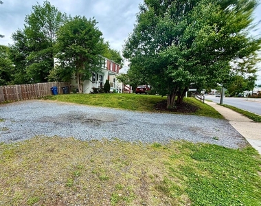 6106 N Kings Highway - Photo Thumbnail 4