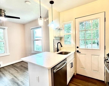 6106 N Kings Highway - Photo Thumbnail 8