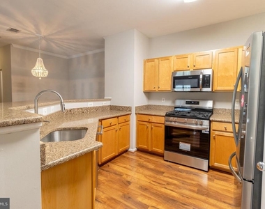 5142 Brittney Elyse Circle - Photo Thumbnail 8