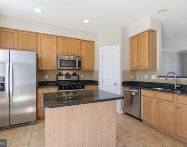 5504 Sacramento Mews Place - Photo Thumbnail 9