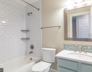 5504 Sacramento Mews Place - Photo Thumbnail 21