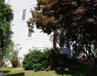 7034 Darby Towne Court - Photo Thumbnail 33