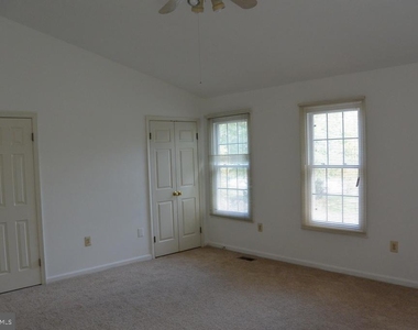 7034 Darby Towne Court - Photo Thumbnail 19