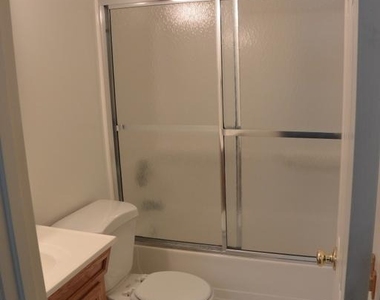 7034 Darby Towne Court - Photo Thumbnail 25