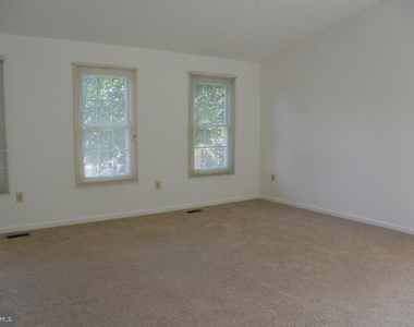 7034 Darby Towne Court - Photo Thumbnail 17