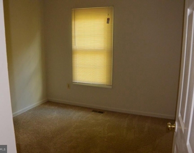 7034 Darby Towne Court - Photo Thumbnail 24