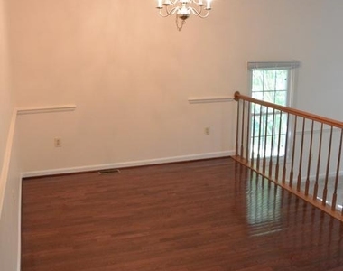 7034 Darby Towne Court - Photo Thumbnail 10