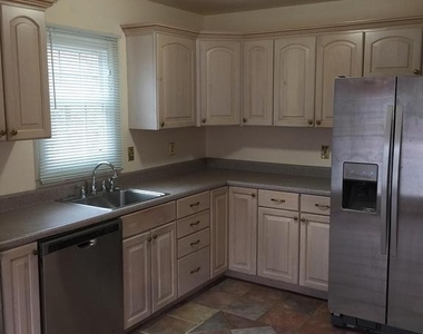 7034 Darby Towne Court - Photo Thumbnail 7