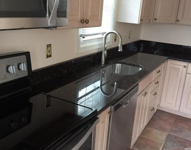 7034 Darby Towne Court - Photo Thumbnail 5