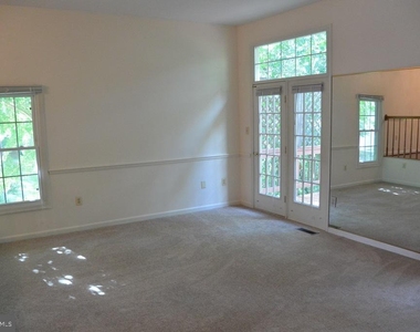 7034 Darby Towne Court - Photo Thumbnail 12