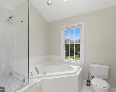 13937 Middle Creek Place - Photo Thumbnail 18