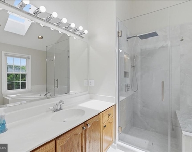 13937 Middle Creek Place - Photo Thumbnail 17