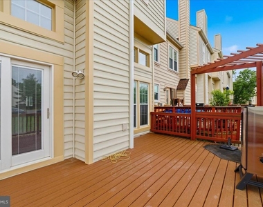 13937 Middle Creek Place - Photo Thumbnail 12