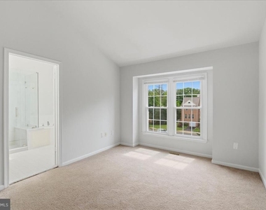 13937 Middle Creek Place - Photo Thumbnail 15