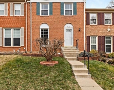 9553 Cherry Oak Court - Photo Thumbnail 4