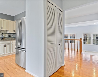 9553 Cherry Oak Court - Photo Thumbnail 15