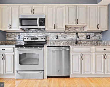 9553 Cherry Oak Court - Photo Thumbnail 12