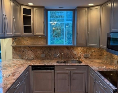 2111 Mason Hill Drive - Photo Thumbnail 9