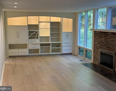 2111 Mason Hill Drive - Photo Thumbnail 5