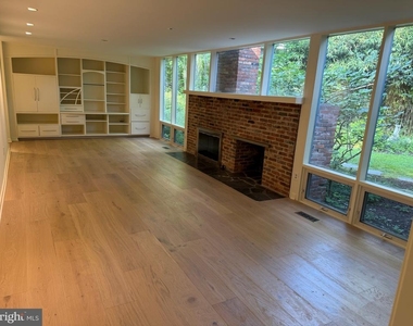 2111 Mason Hill Drive - Photo Thumbnail 4