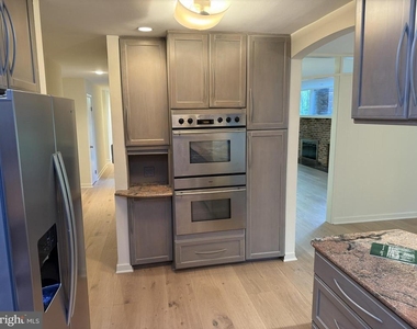 2111 Mason Hill Drive - Photo Thumbnail 8