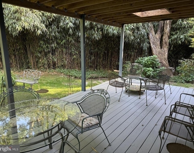 2111 Mason Hill Drive - Photo Thumbnail 2