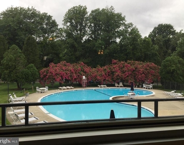 10570 Main Street - Photo Thumbnail 11