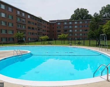 10570 Main Street - Photo Thumbnail 12