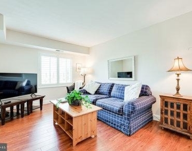 8340 Greensboro Drive - Photo Thumbnail 14