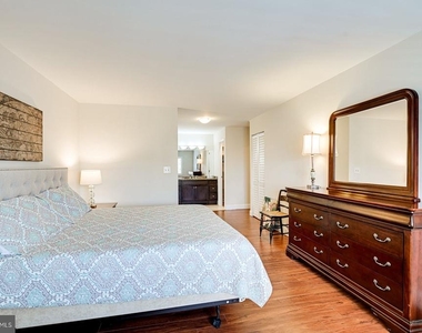 8340 Greensboro Drive - Photo Thumbnail 26