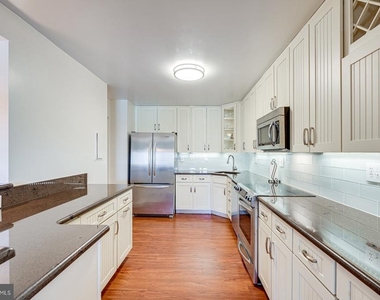 8340 Greensboro Drive - Photo Thumbnail 6