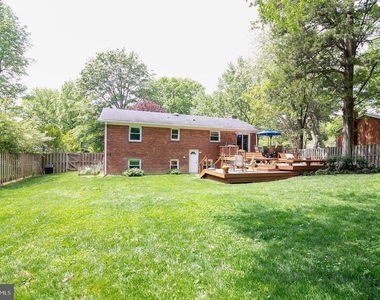 8411 Morey Lane - Photo Thumbnail 9