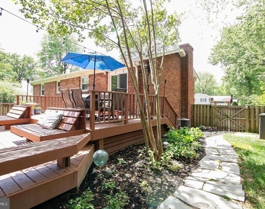8411 Morey Lane - Photo Thumbnail 6