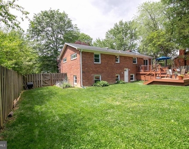 8411 Morey Lane - Photo Thumbnail 12